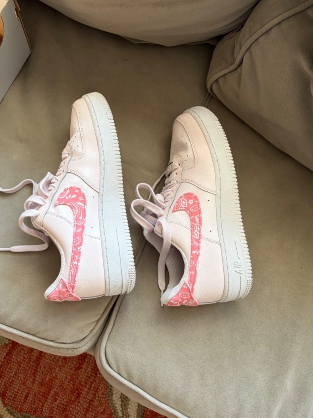 Nike Women W AIR FORCE 1 '07PEARL PINK/CORAL CHALK-WHITE Pink Sneakers